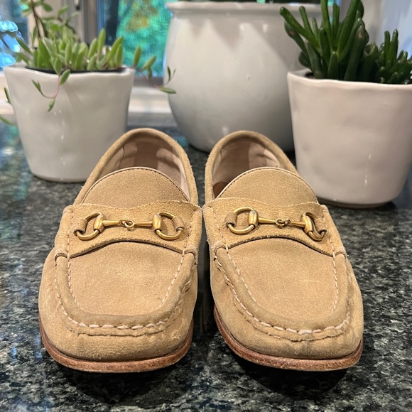 GUCCI 1953 Horsebit Labrador Beige Suede Loafers - Picture 3 of 6